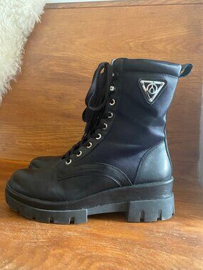 Women Black Combat Boots Wishbone Size 9 Really Comfortable